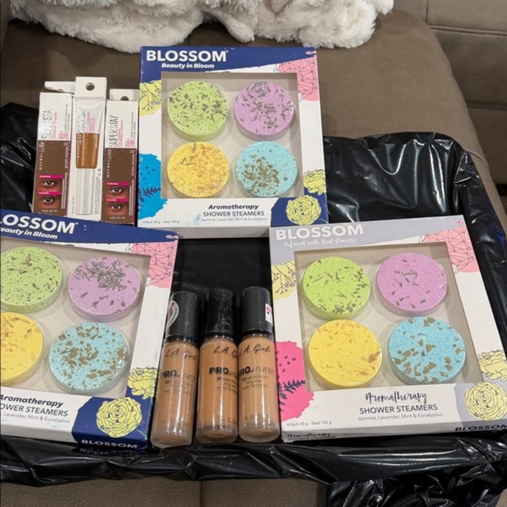Makeup bundle 16